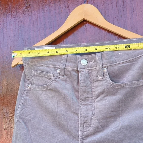 NWOT GAP Gray Corduroy Jeans Straight Leg, Size‎ 28 - Picture 7 of 11